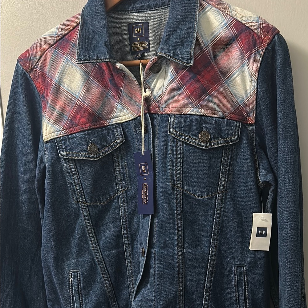 Pendleton/Gap Jean jacket.  New with tags.  Womens Large